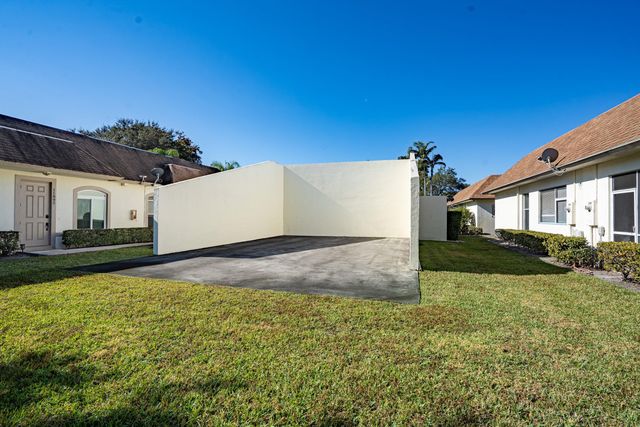 11999 Sturbridge Lane, Wellington, FL 33414