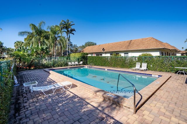 11999 Sturbridge Lane, Wellington, FL 33414