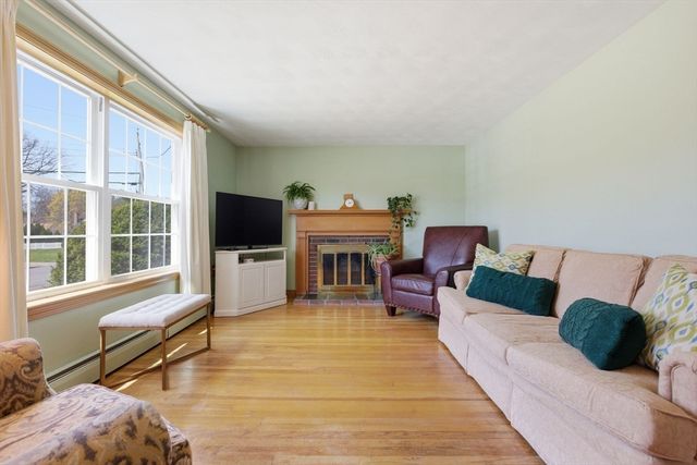 32 Hathaway Road, Wilmington, MA 01887