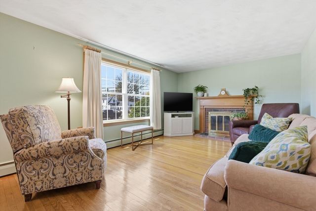 32 Hathaway Road, Wilmington, MA 01887