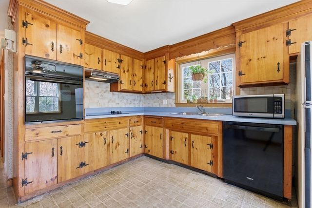 32 Hathaway Road, Wilmington, MA 01887