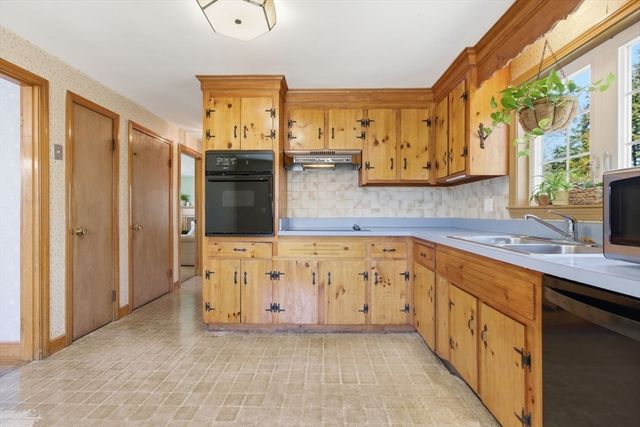 32 Hathaway Road, Wilmington, MA 01887