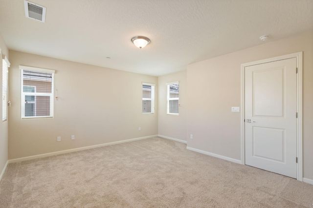 1109 Royalty Way W, Madera, CA 93636