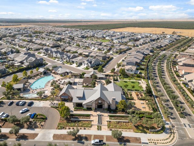 1109 Royalty Way W, Madera, CA 93636