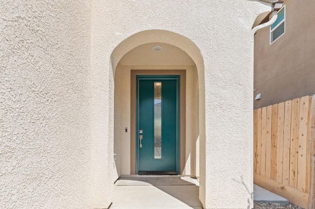 1109 Royalty Way W, Madera, CA 93636