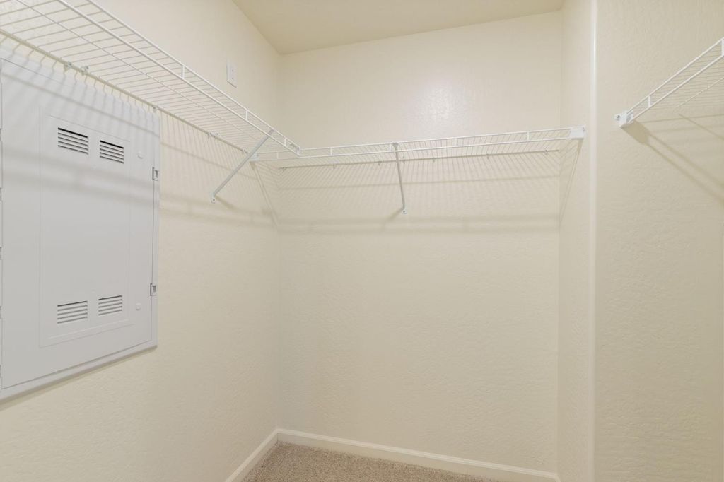 Image 25 of property listing at 1109 Royalty Way W, Madera, CA 93636