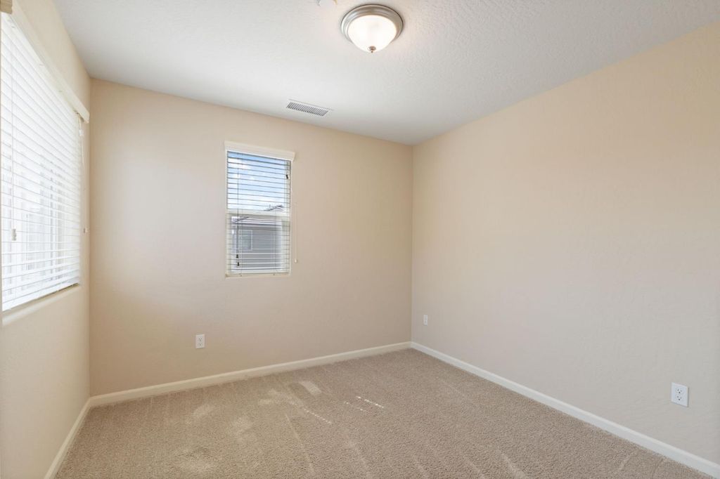 Image 26 of property listing at 1109 Royalty Way W, Madera, CA 93636