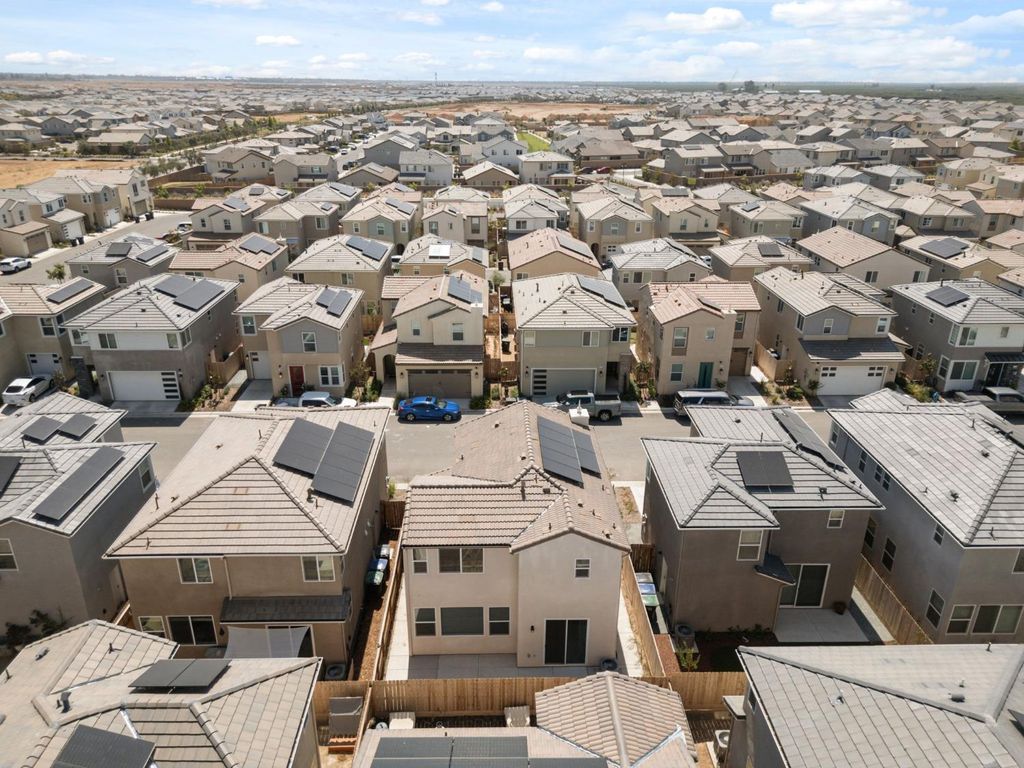 Image 46 of property listing at 1109 Royalty Way W, Madera, CA 93636