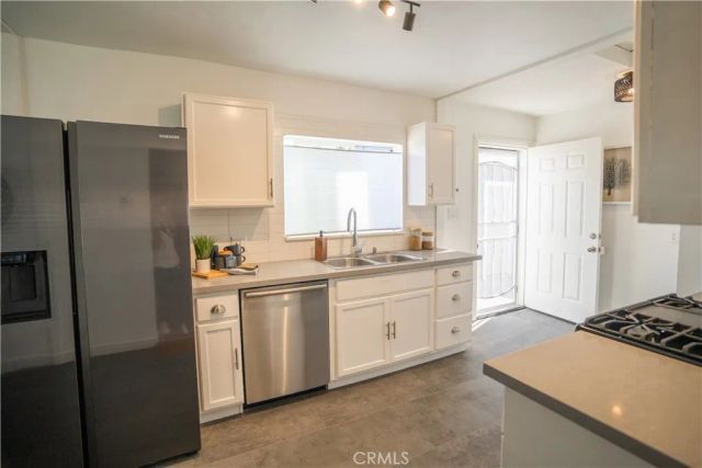 11835 Gale Ave, Hawthorne, CA 90250