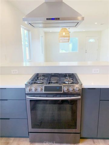 11835 Gale Ave, Hawthorne, CA 90250