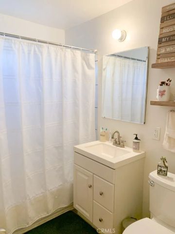 11835 Gale Ave, Hawthorne, CA 90250