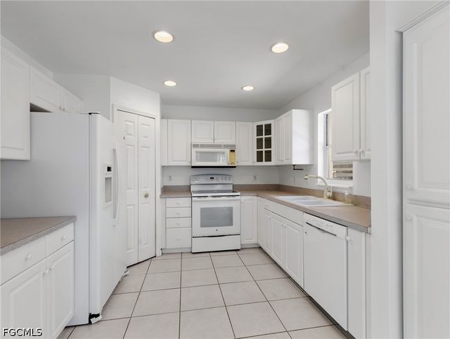 647 Coral DR, Cape Coral, FL 33904