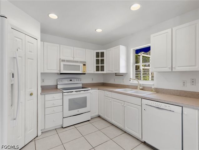 647 Coral DR, Cape Coral, FL 33904