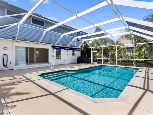 647 Coral DR, Cape Coral, FL 33904