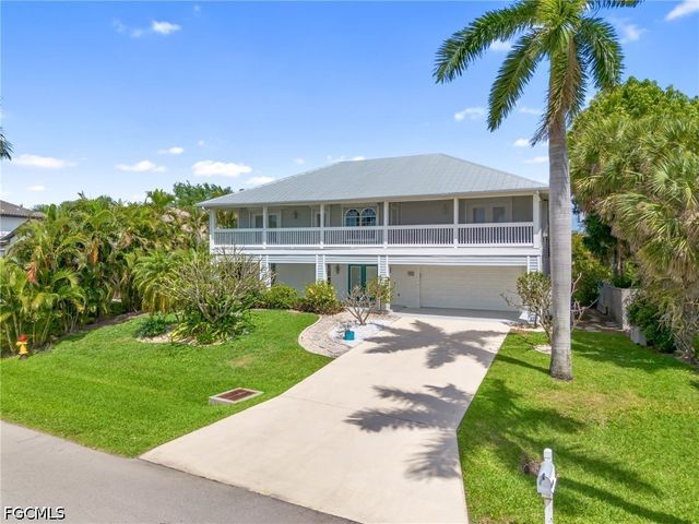 647 Coral DR, Cape Coral, FL 33904