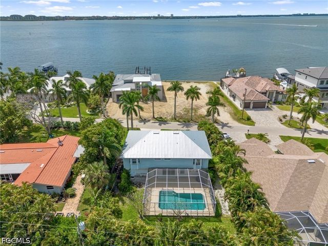 647 Coral DR, Cape Coral, FL 33904