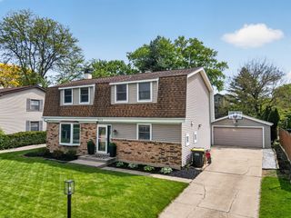 453 S Park Street, Westmont, IL 60559