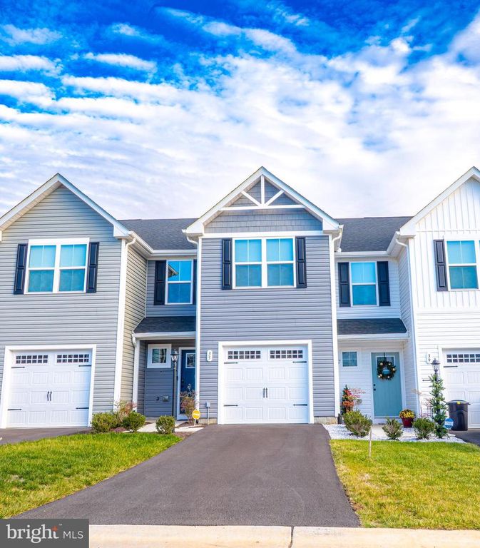 35 CALAIS PL, Hedgesville, WV 25427