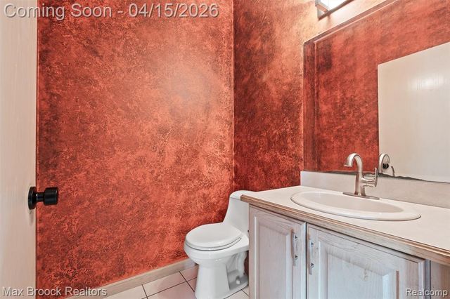 33160 Wendy Drive, Sterling Heights, MI 48310