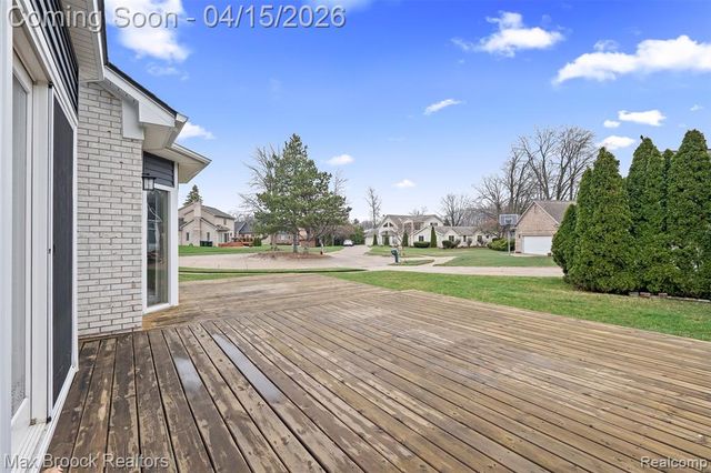 33160 Wendy Drive, Sterling Heights, MI 48310