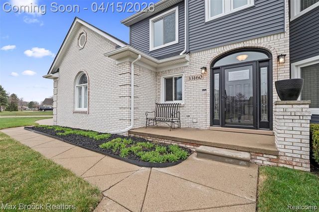 33160 Wendy Drive, Sterling Heights, MI 48310