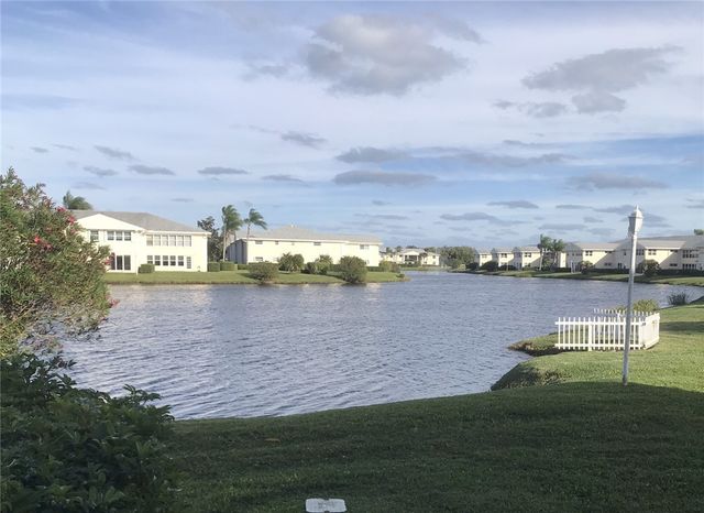 500 Grove Isle Circle 107, Vero Beach, FL 32962