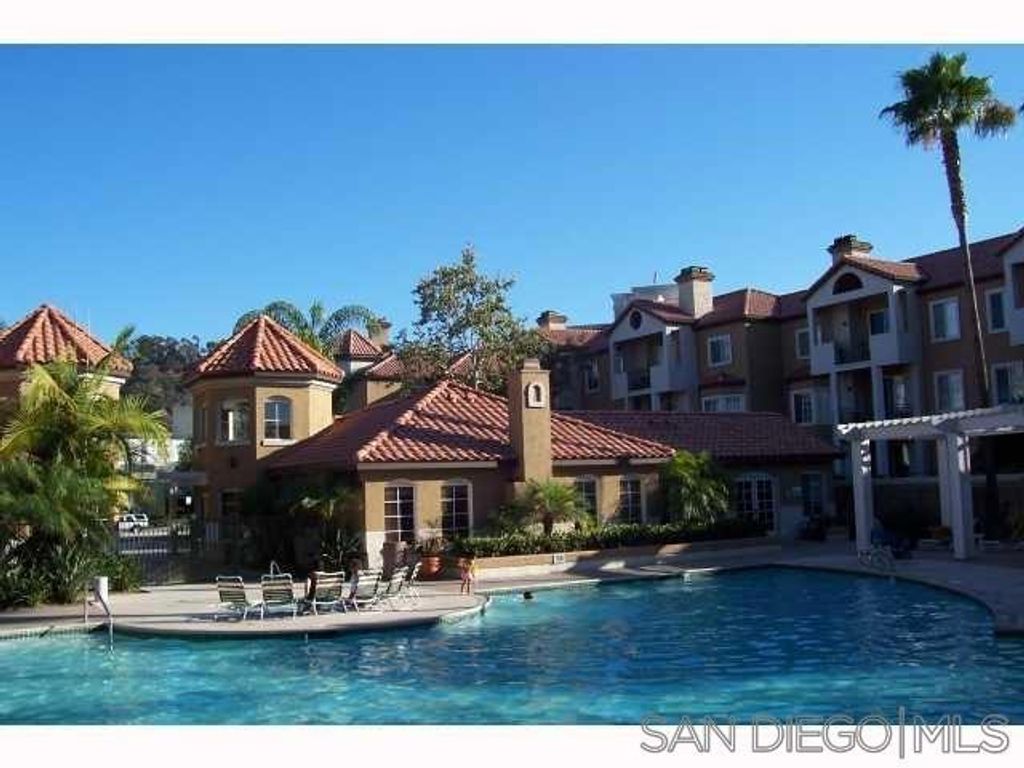 2220 Camino de la Reina 204, San Diego, CA 92108 — exterior