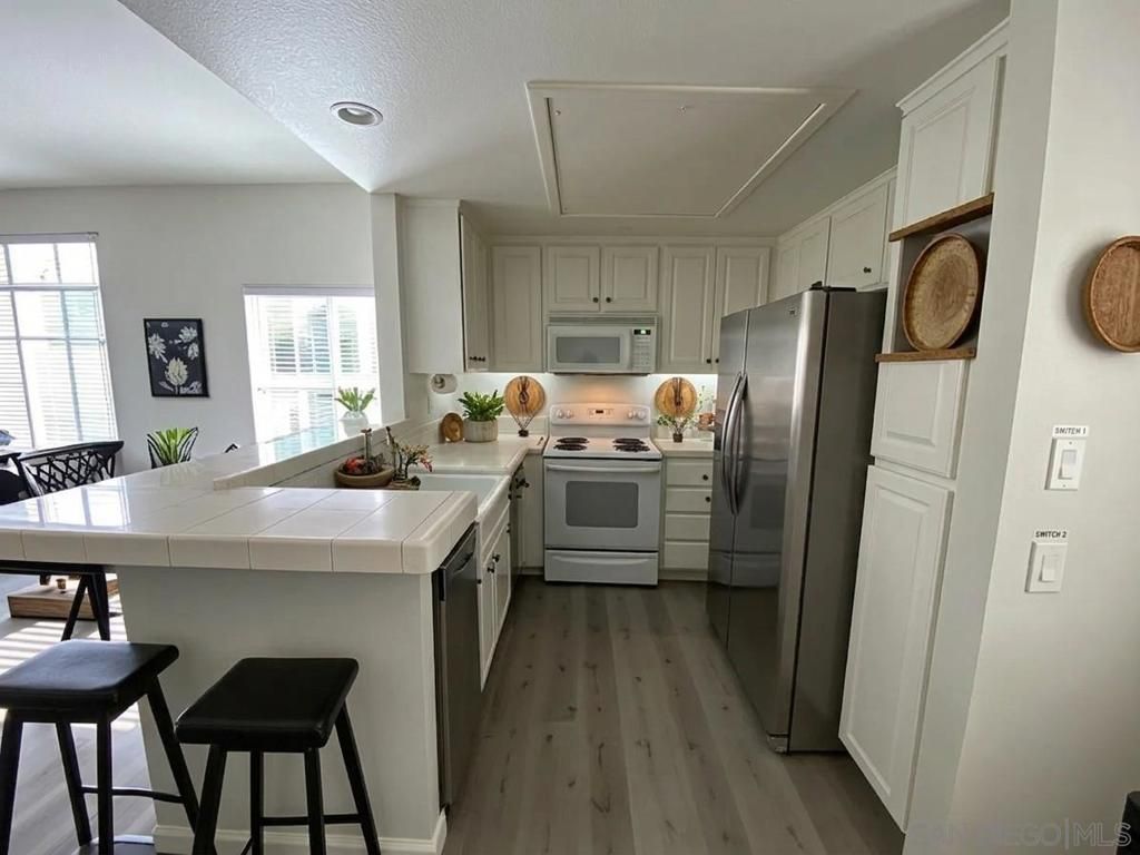 2220 Camino de la Reina 204, San Diego, CA 92108 — photo 4