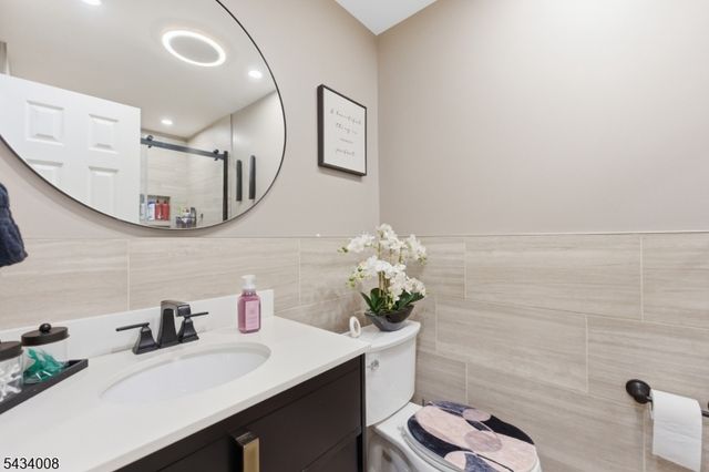 235 Dakota St, Paterson City, NJ 07503