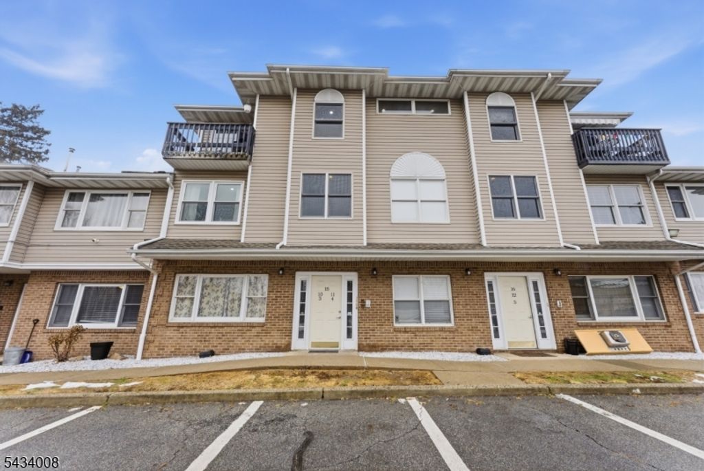 235 Dakota St, Paterson City, NJ 07503