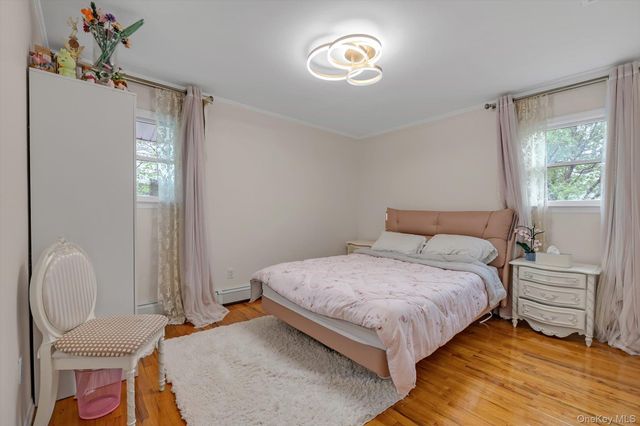 20 Jeffrey Lane, Great Neck, NY 11020