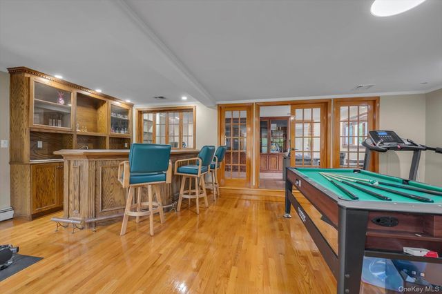 20 Jeffrey Lane, Great Neck, NY 11020