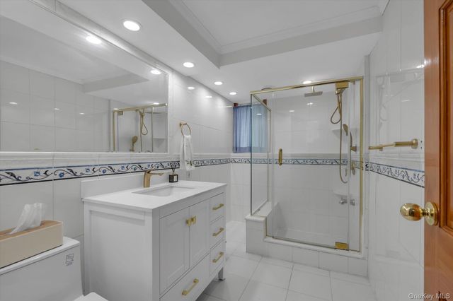 20 Jeffrey Lane, Great Neck, NY 11020