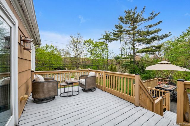 20 Jeffrey Lane, Great Neck, NY 11020