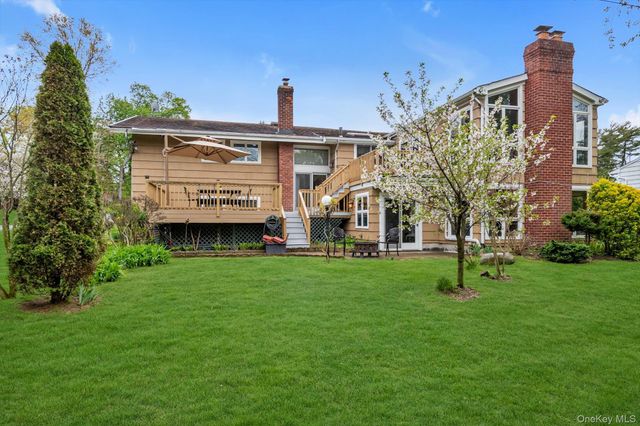 20 Jeffrey Lane, Great Neck, NY 11020