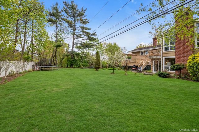 20 Jeffrey Lane, Great Neck, NY 11020