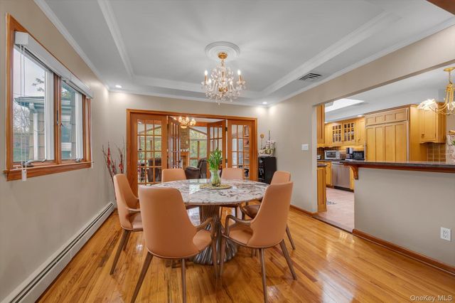 20 Jeffrey Lane, Great Neck, NY 11020