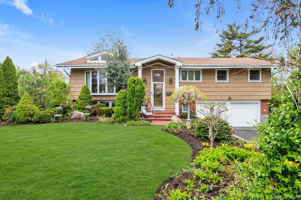 20 Jeffrey Lane, Great Neck, NY 11020
