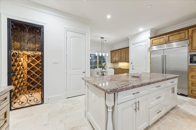 4613 Evergreen Street, Bellaire, TX 77401