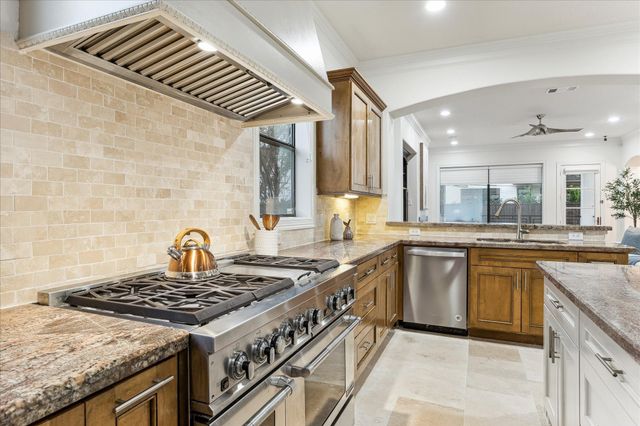 4613 Evergreen Street, Bellaire, TX 77401