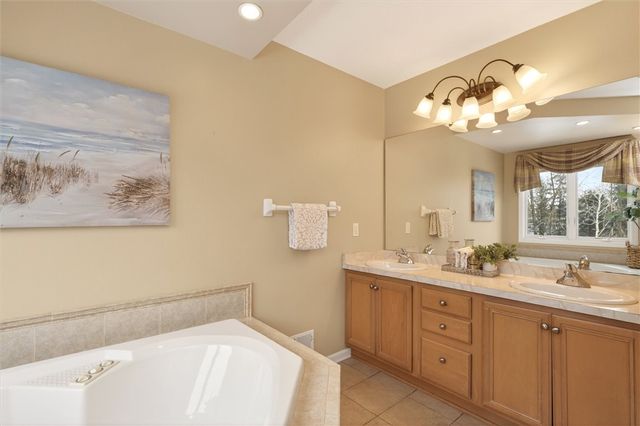 78 Bainbridge Lane, Penfield, NY 14580