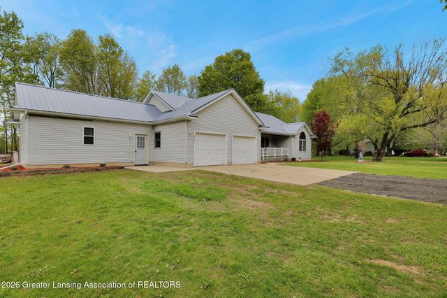 13629 Dusty Trail, Grand Ledge, MI 48837