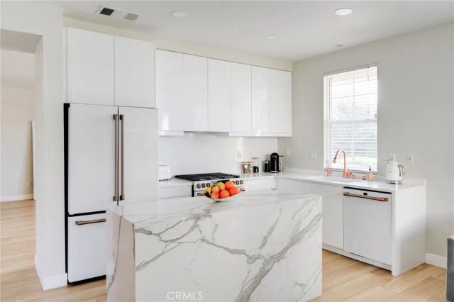 23315 Portland Lane, Valencia, CA 91355