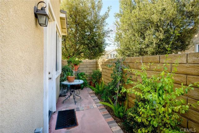 23315 Portland Lane, Valencia, CA 91355