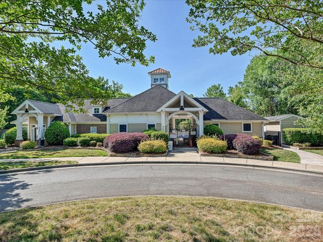 9132 Royal Highlands Court, Charlotte, NC 28277