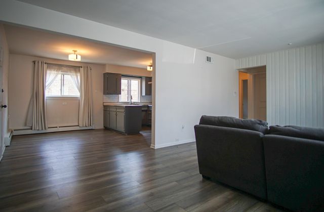 6646 26th Street 2R, Berwyn, IL 60402