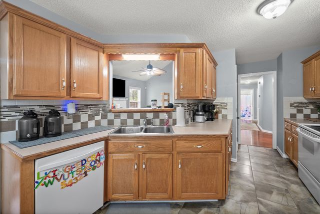 3387 Poplar Hl, Clarksville, TN 37043