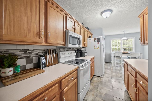 3387 Poplar Hl, Clarksville, TN 37043
