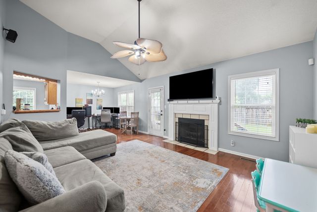 3387 Poplar Hl, Clarksville, TN 37043