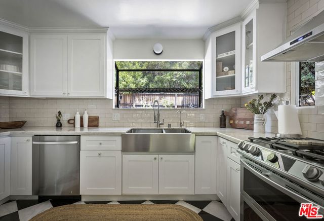 1551 Cerro Gordo Street, Los Angeles, CA 90026